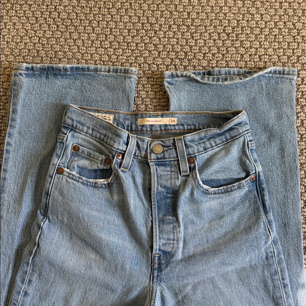 Levis Ribcage Bootcut Jeans - Picture 3 of 6